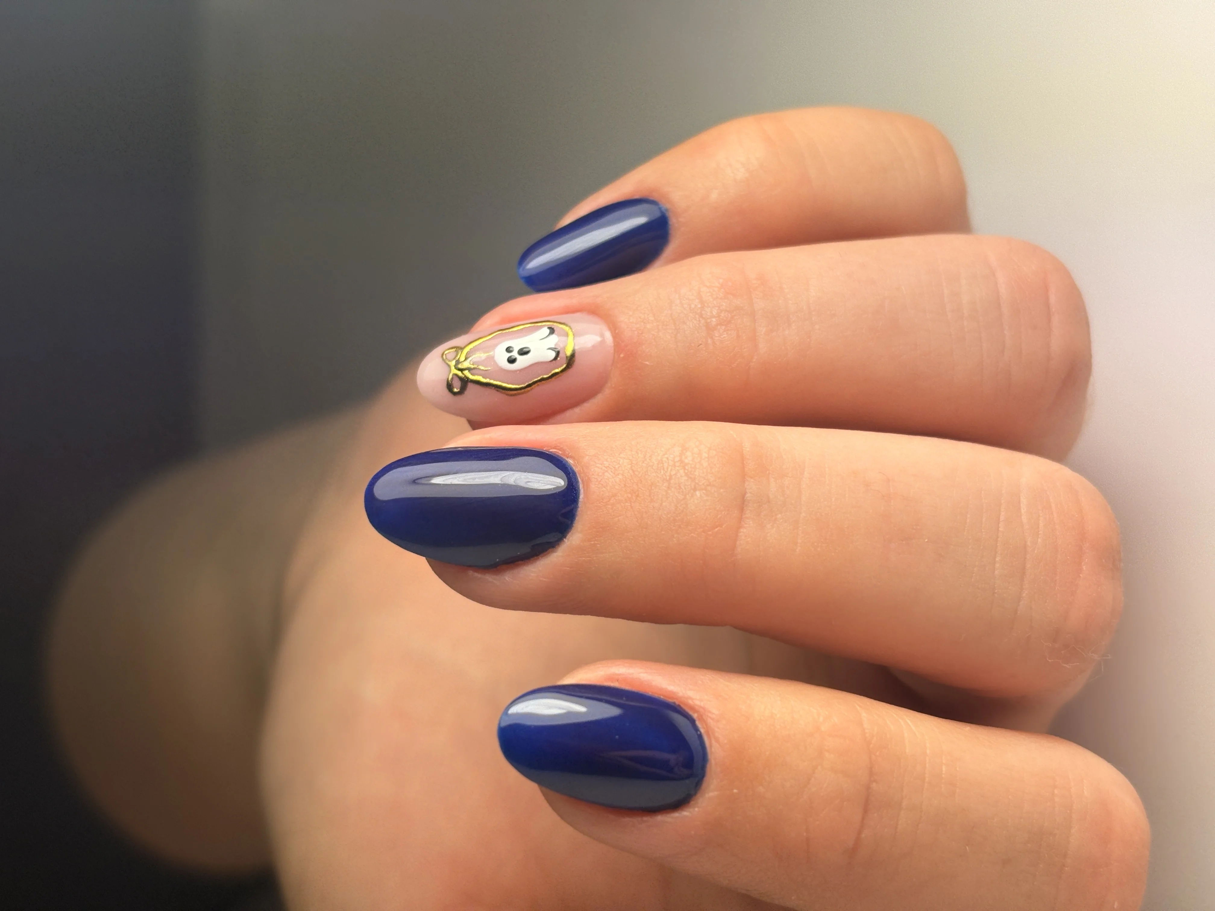 Minimalistična poslikava